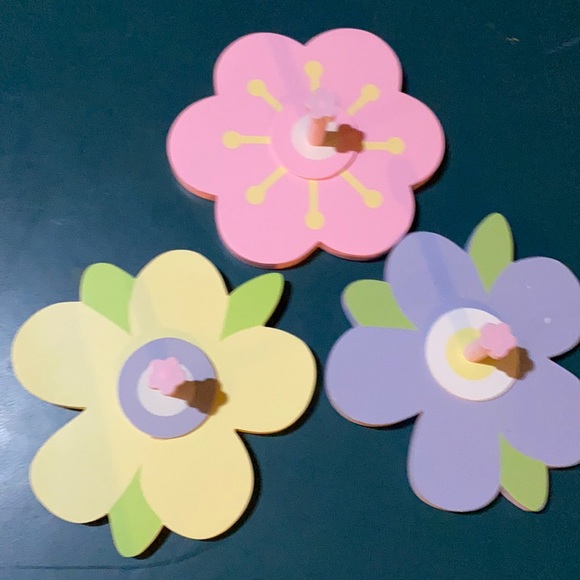Set of 3 flower wall plaque with pegs - Picture 1 of 4